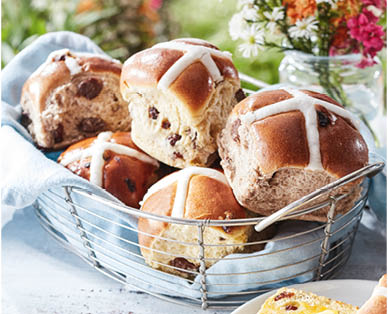 Specially Selected Traditional Fruit Hot Cross Buns 4pk/320g - ALDI ...